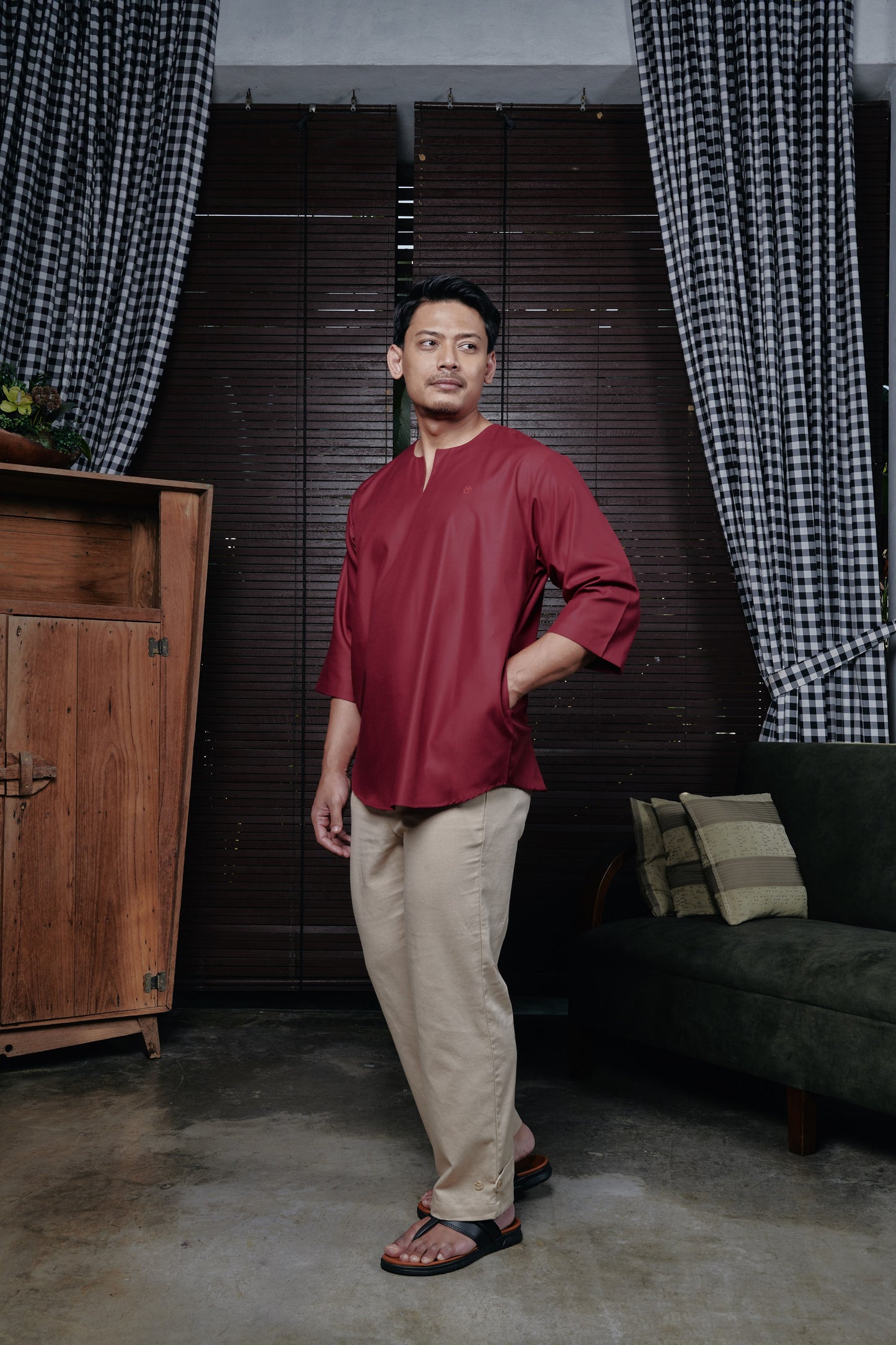 Kurta Belantara Relaxed Fit - Scarlet Red