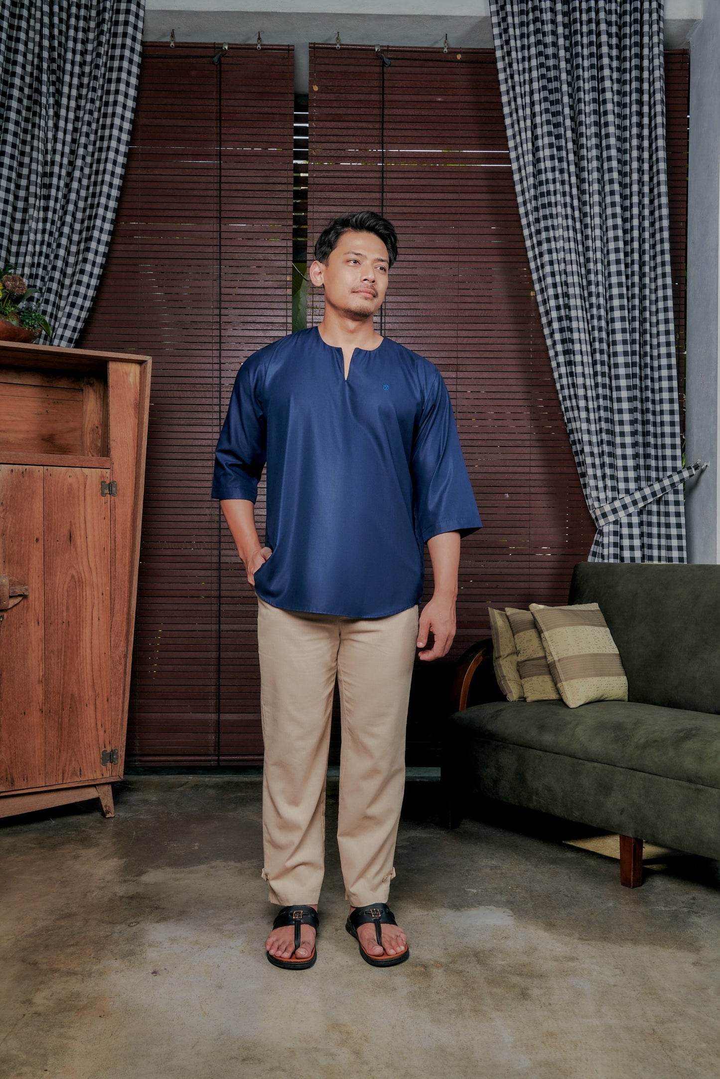 Kurta Belantara Relaxed Fit - Navy Blue