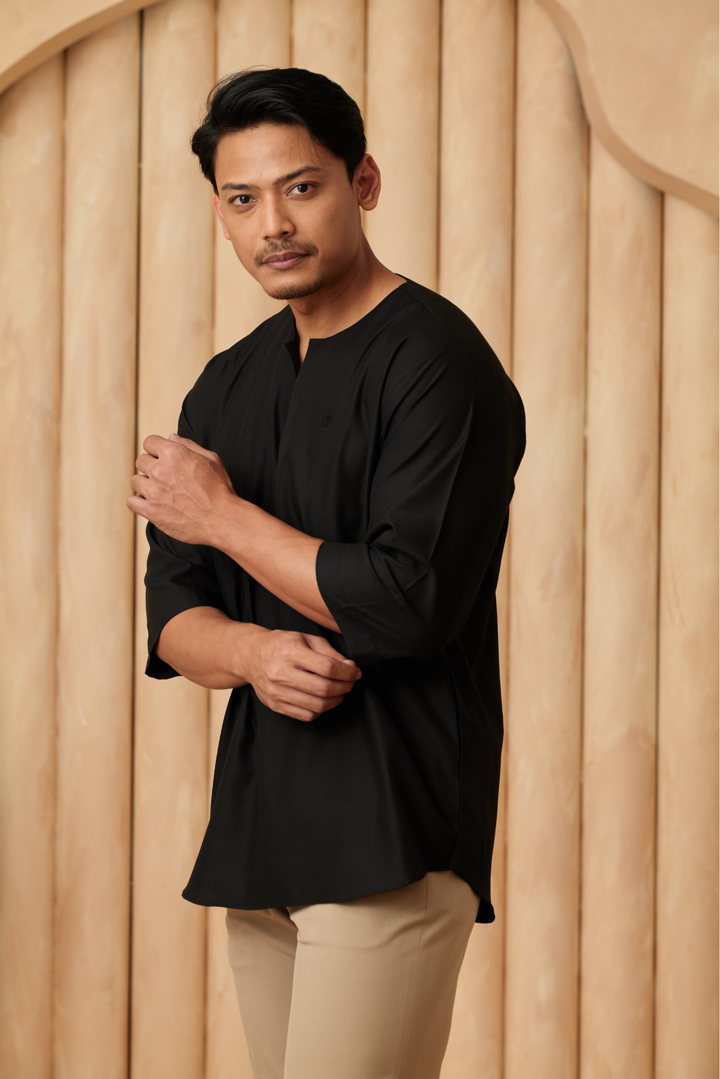 Kurta Belantara Regular Fit - Black