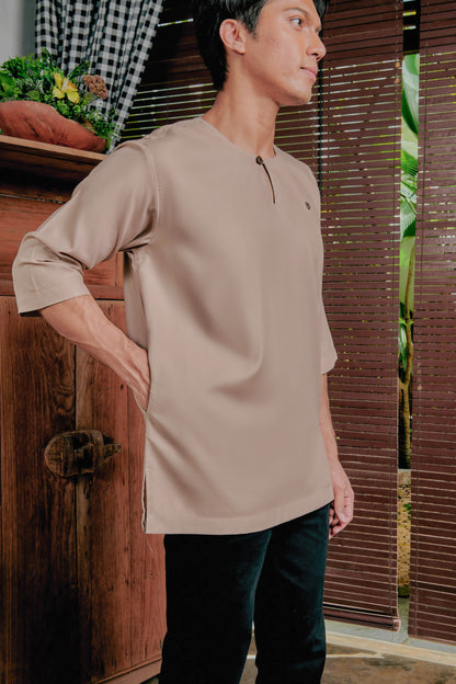 Kurta Nusantara Relaxed Fit - Sand Brown