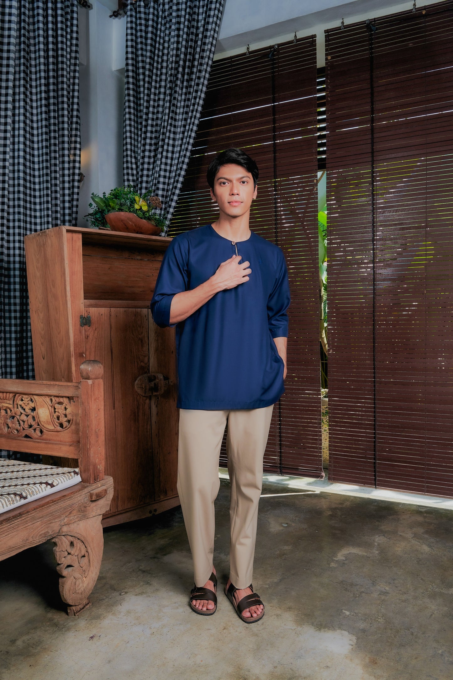 Kurta Nusantara Relaxed Fit - Navy Blue