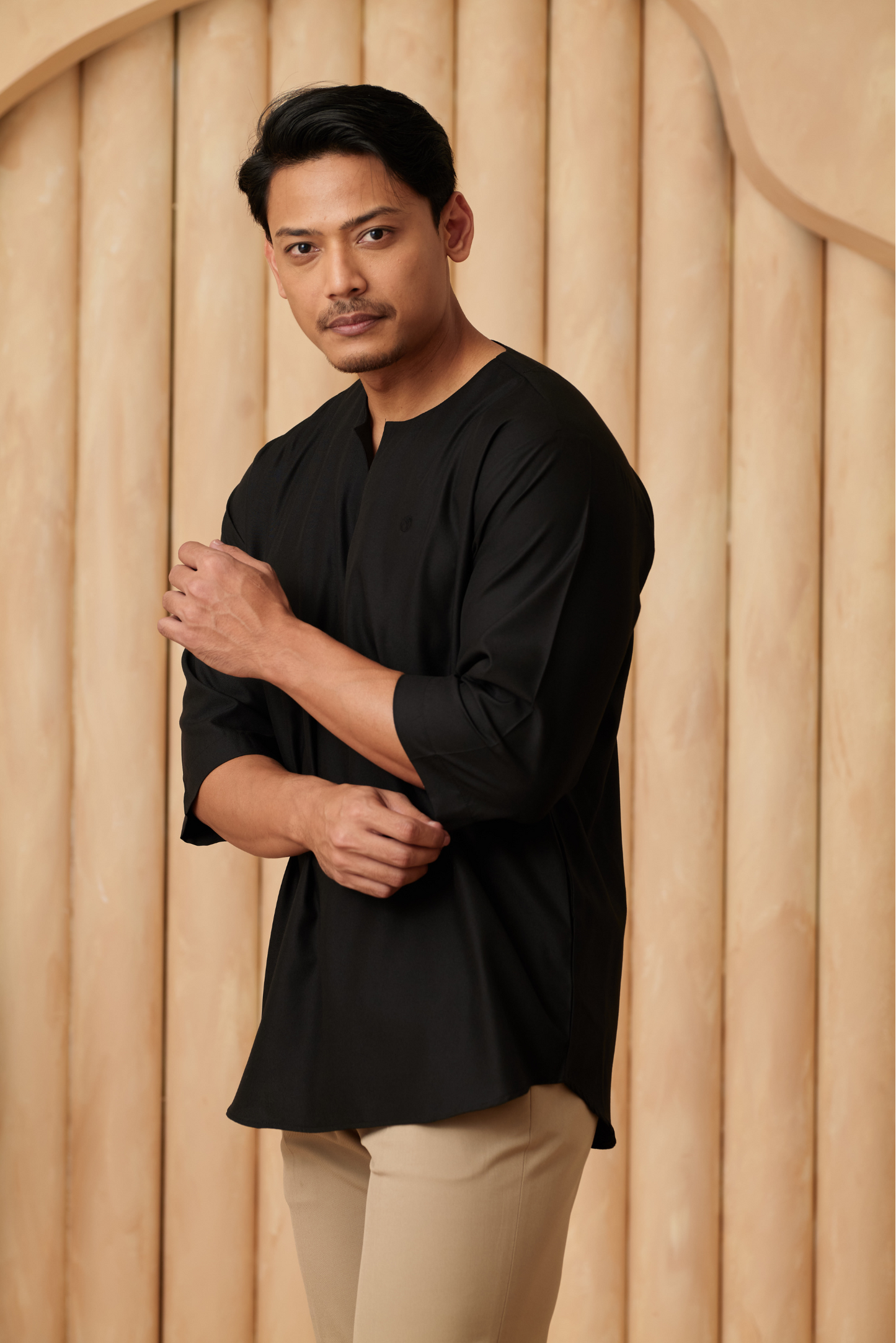 Kurta Belantara Relaxed Fit - Black