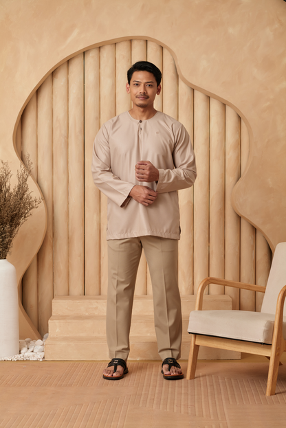 Kurta Tamadun Relaxed Fit - Sand Brown