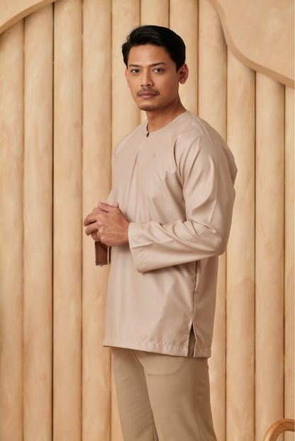 Kurta Tamadun Relaxed Fit - Sand Brown