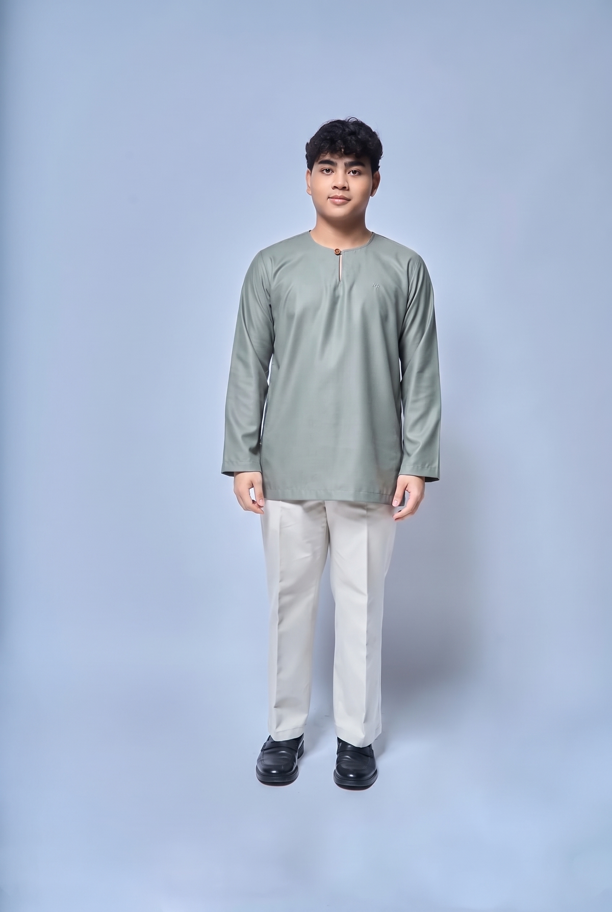 Kurta Tamadun Relaxed Fit Ash Green - full front view